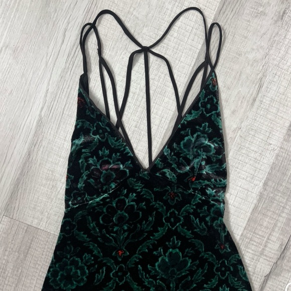 UO ECOTE Ecote Bellatrix Floral Green Velvet Bodycon Midi Dress XS - Picture 9 of 14